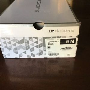 Stylish women tennis shoes